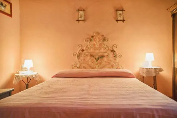 مزرعة للإقامة Agriturismo Perucci Di Sopra