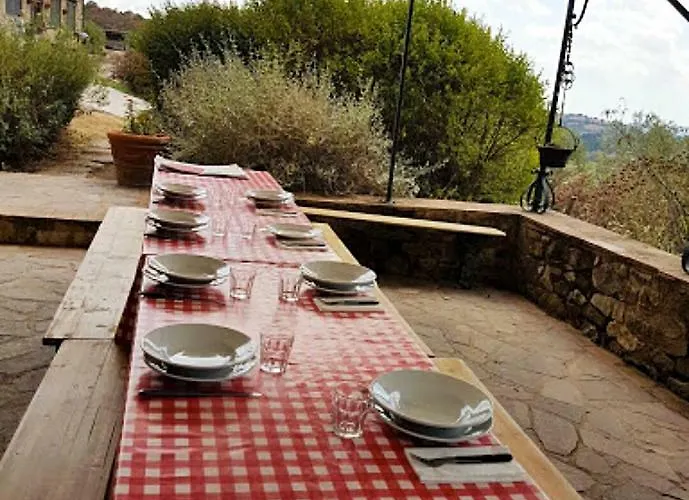 Agriturismo Perucci Di Sopra مزرعة للإقامة *